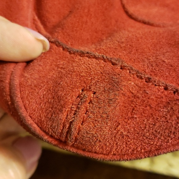 Red suede and patent leather hand bag - Picture 7 of 8